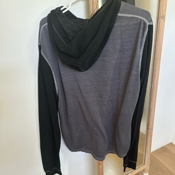 Threads 4 thought Men's Gray and Black Hoodie Shirt - Picture 2 of 2